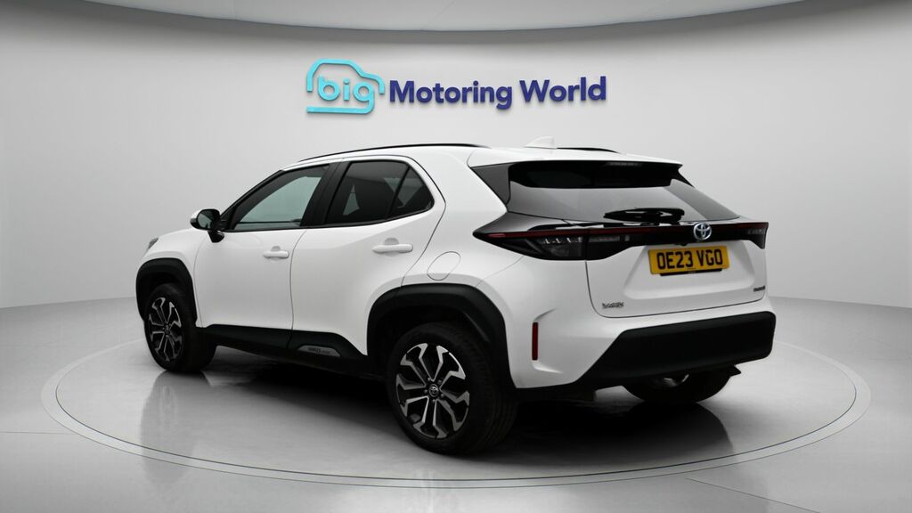 Toyota Yaris Cross Design OE23VGO White #5