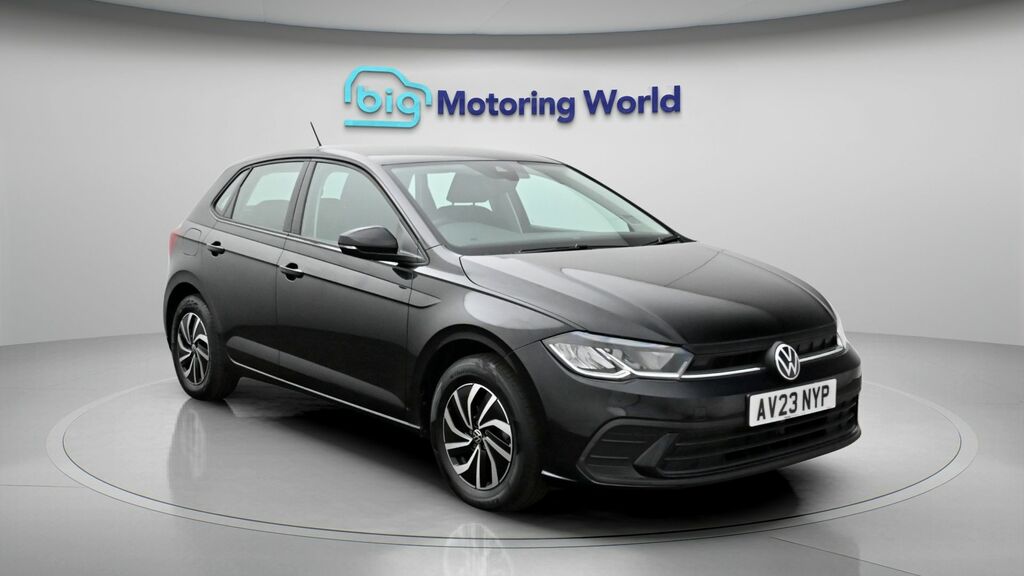 Volkswagen Polo Life Black