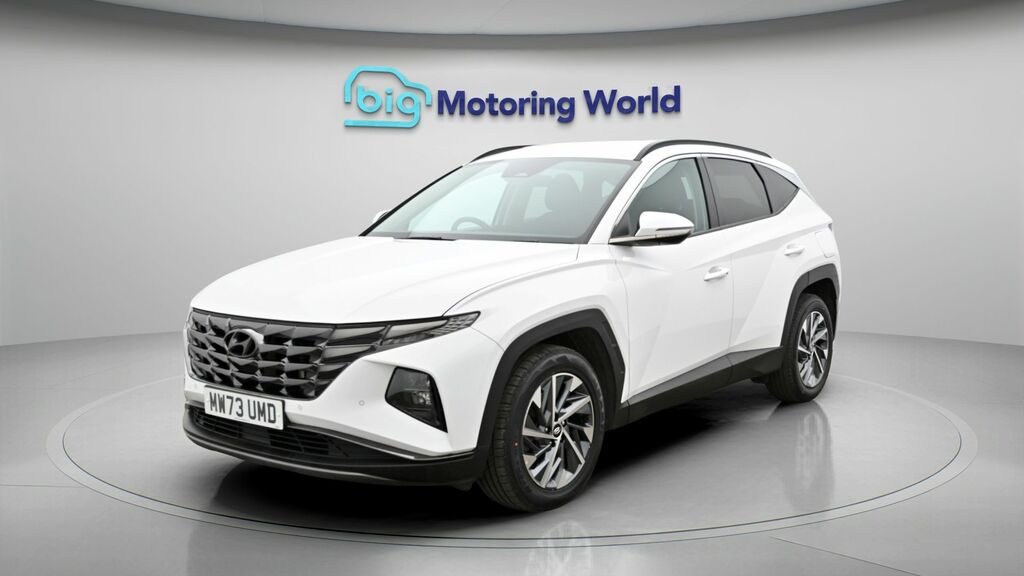 Hyundai Tucson Premium White #3