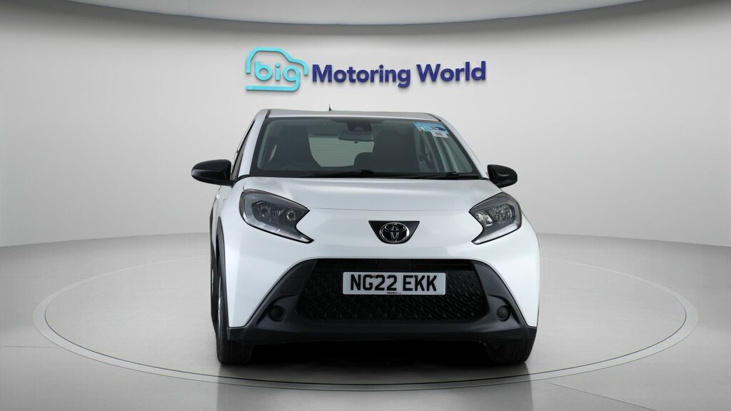 Toyota Aygo X Pure NG22EKK White #2