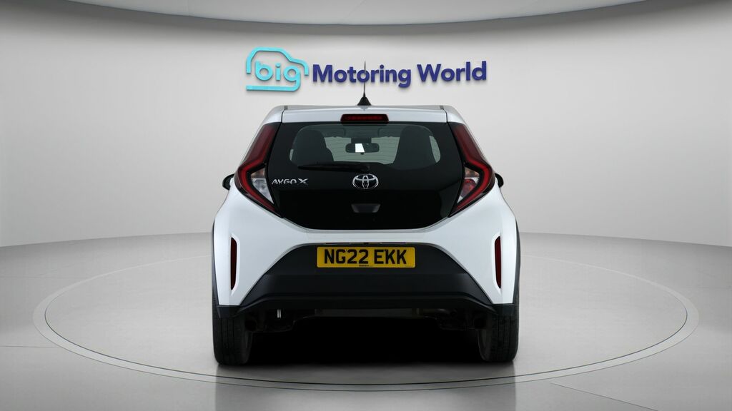 Toyota Aygo X Pure NG22EKK White #6