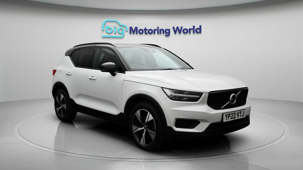 Volvo XC40 R-design White