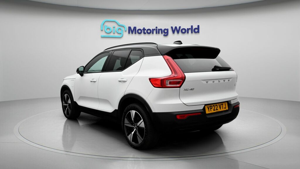 Volvo XC40 R-design YP22VTJ White #5