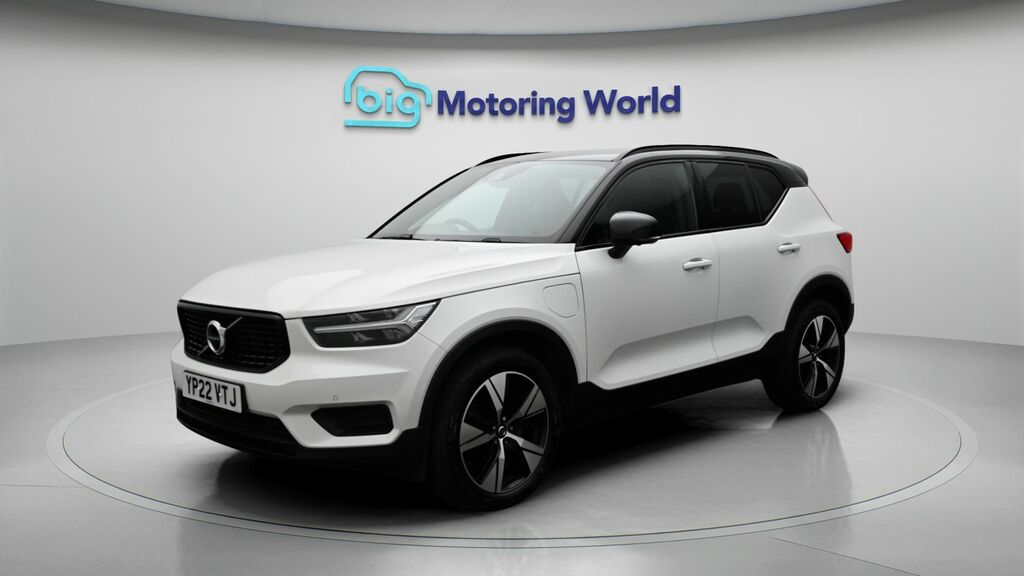 Volvo XC40 R-design YP22VTJ White #3