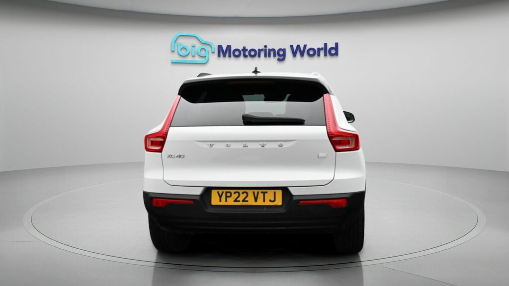 Volvo XC40 R-design YP22VTJ White #6