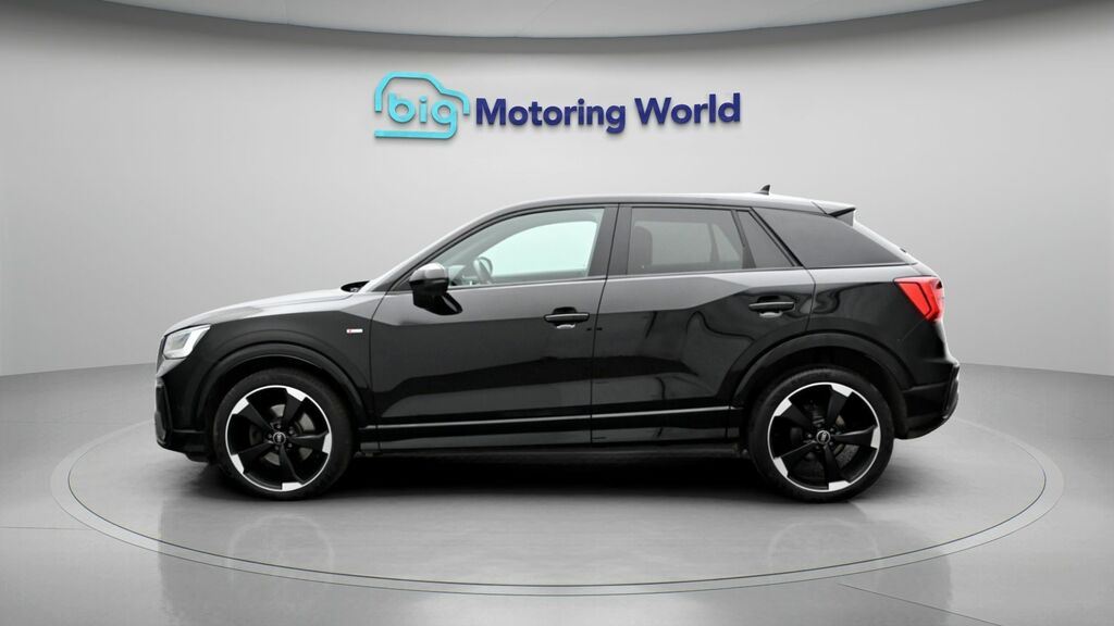 Audi Q2 Black Edition MT21GBF Black #4