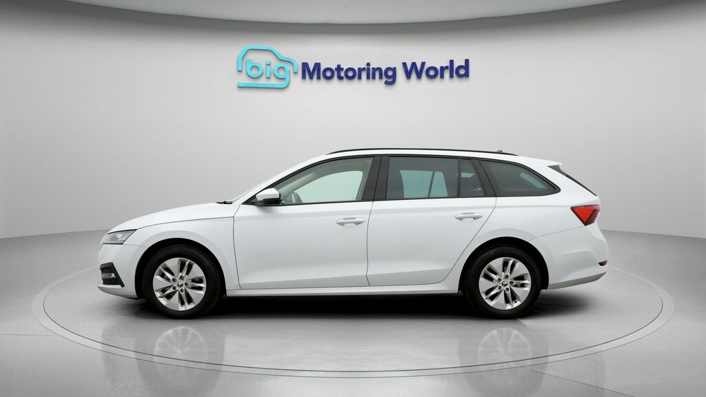 Skoda Octavia Se Technology White #4
