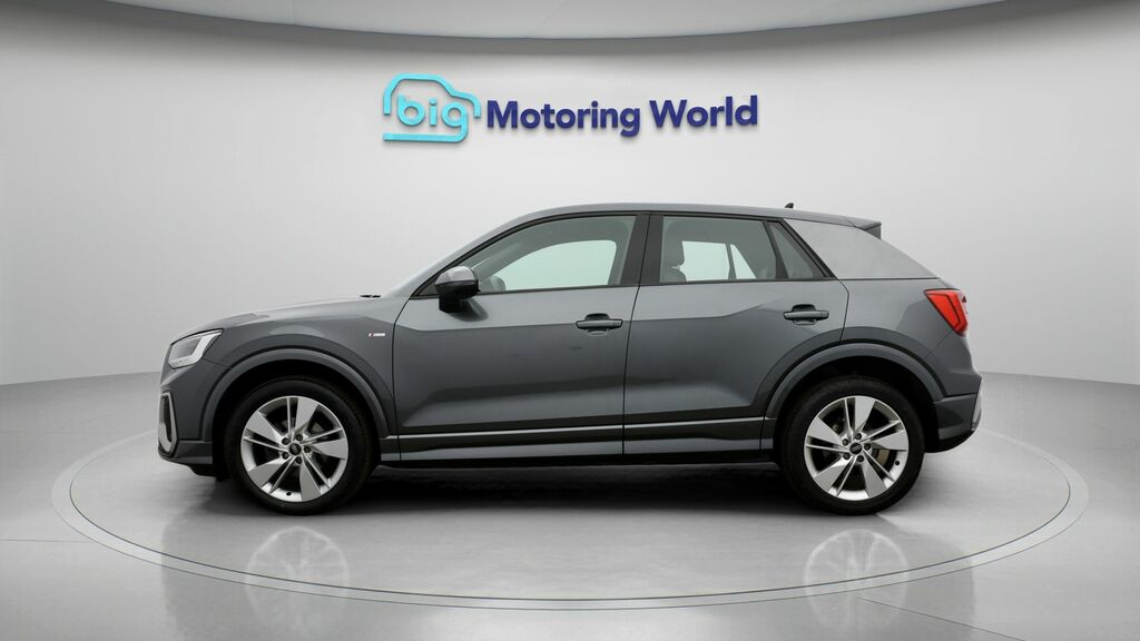 Audi Q2 S Line LV72ZZK Grey #4