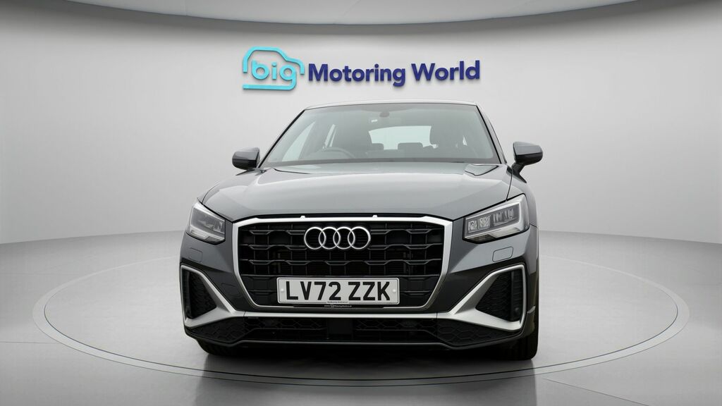 Audi Q2 S Line LV72ZZK Grey #2