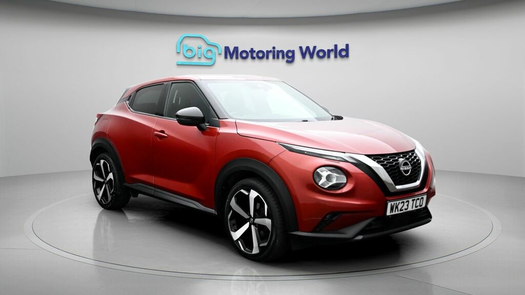 Nissan Juke Tekna Red