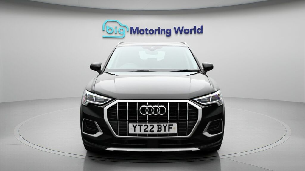 Audi Q3 Sport Black #2