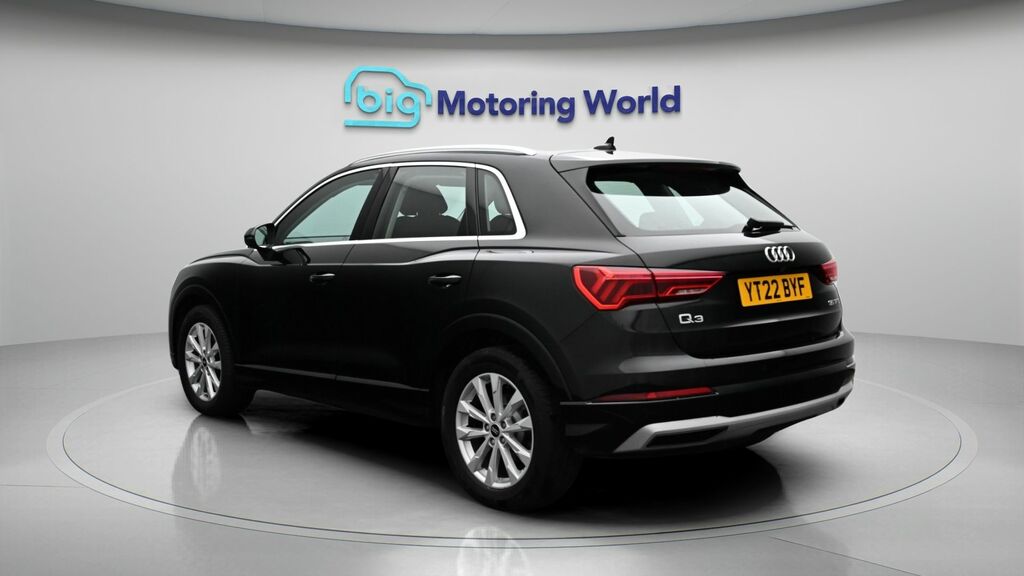 Audi Q3 Sport Black #5