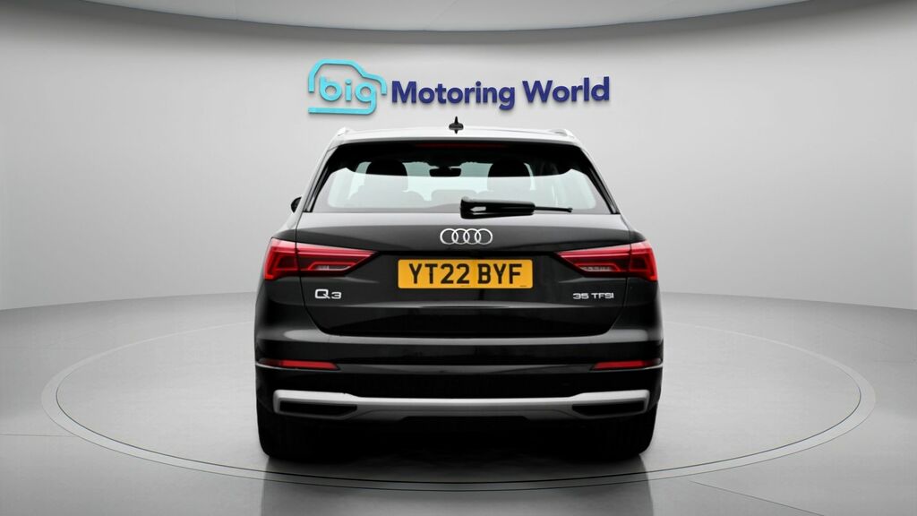 Audi Q3 Sport Black #6