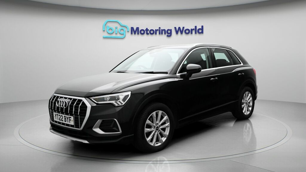 Audi Q3 Sport Black #3