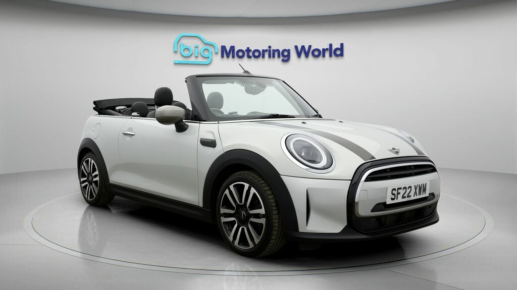 Mini Convertible Cooper Exclusive Silver