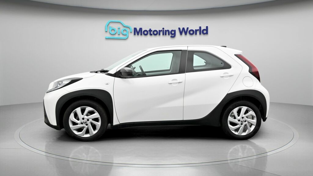 Toyota Aygo X Pure White #4