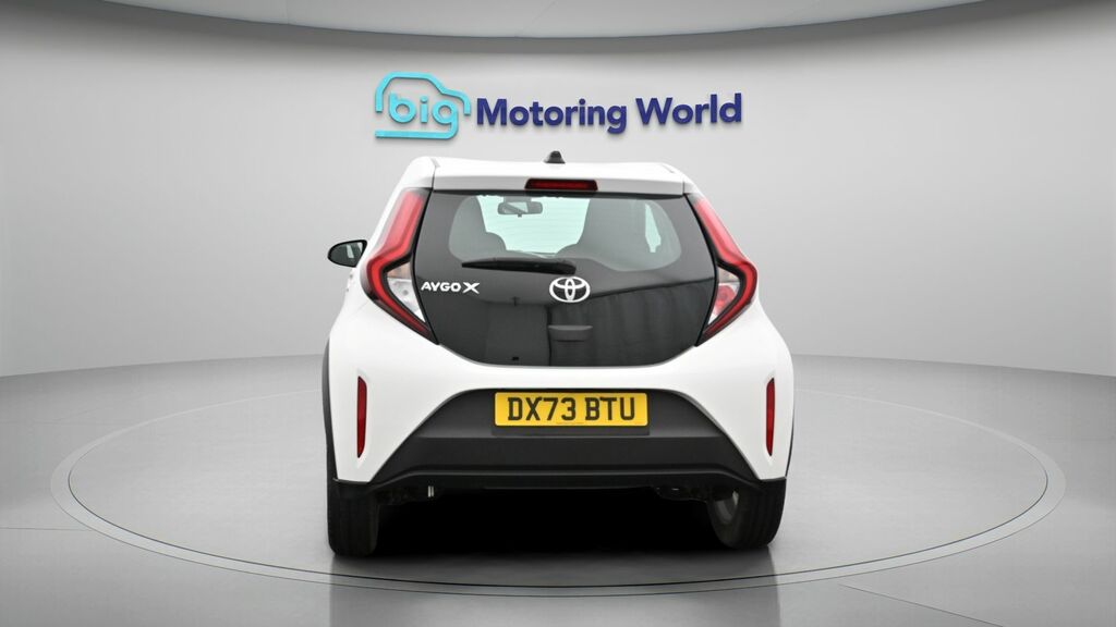 Toyota Aygo X Pure White #6