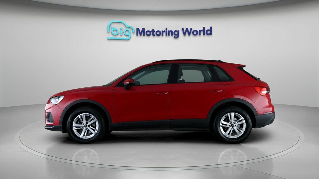 Audi Q3 Technik FD23GWG Red #4