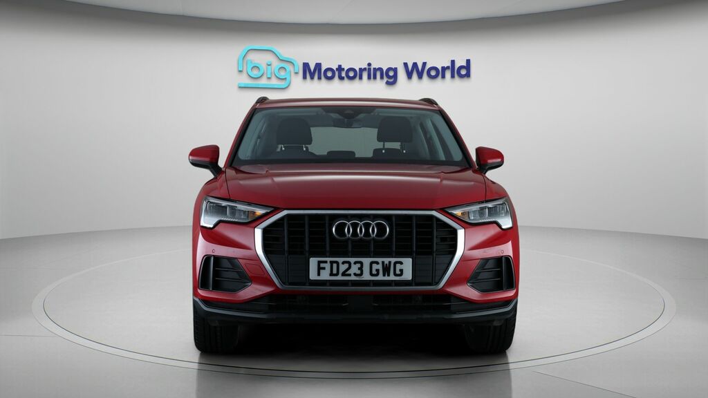 Audi Q3 Technik FD23GWG Red #2