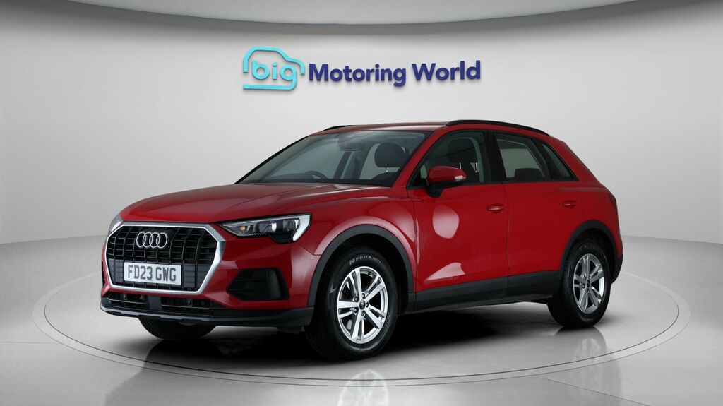 Audi Q3 Technik FD23GWG Red #3