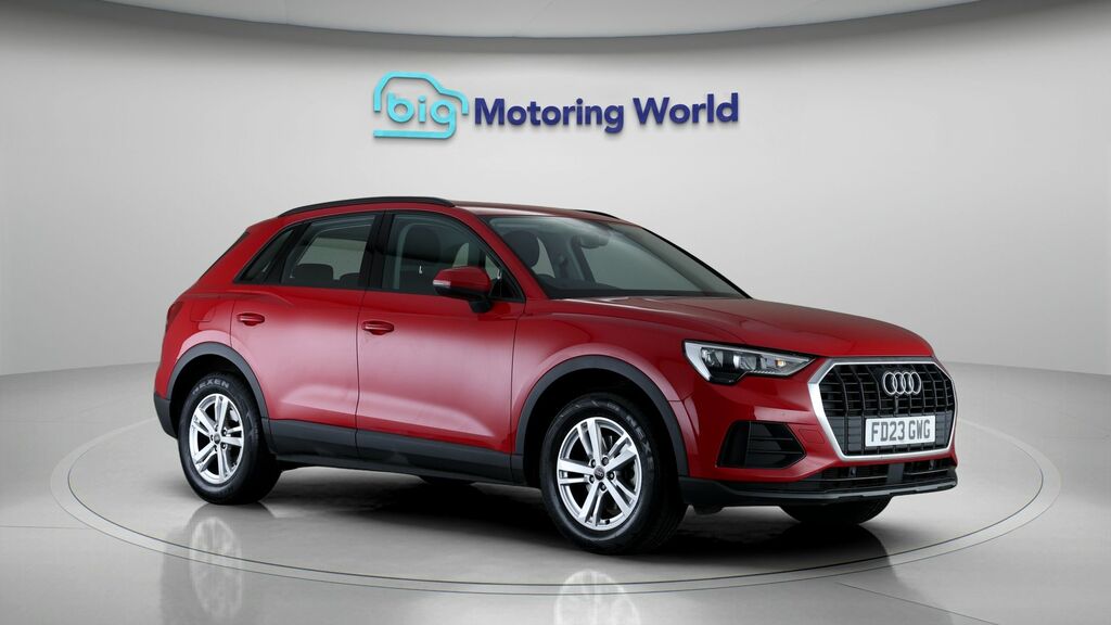 Audi Q3 Technik Red
