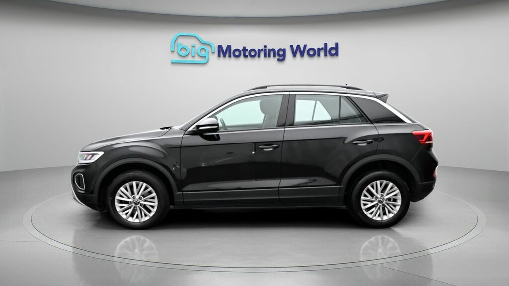 Volkswagen T-Roc Life Black #4