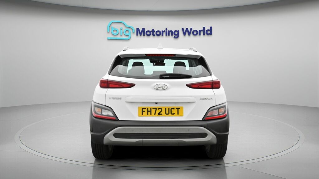 Hyundai Kona Se Connect FH72UCT White #6