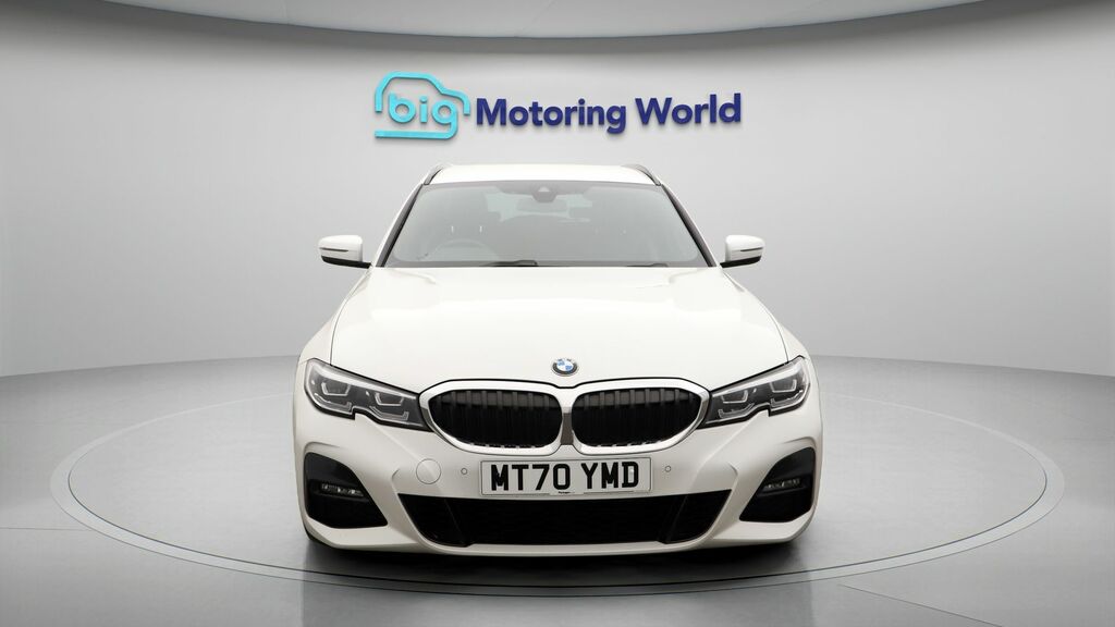 BMW 3 Series M Sport MT70YMD White #2