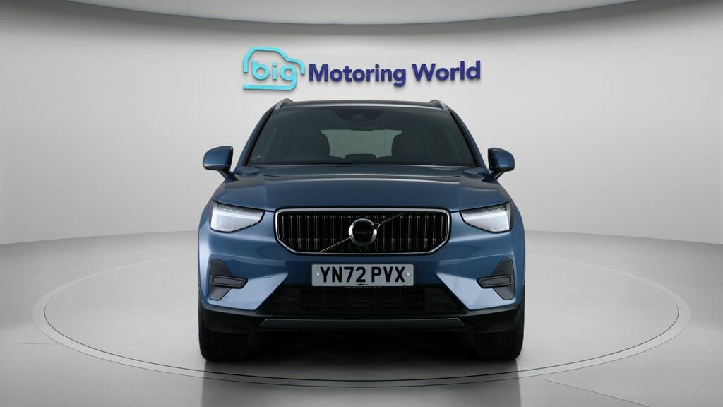 Volvo XC40 Core Blue #2