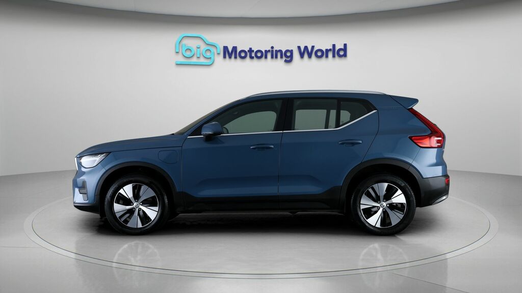 Volvo XC40 Core Blue #4