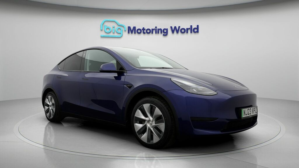 Tesla Model Y Y Base Blue