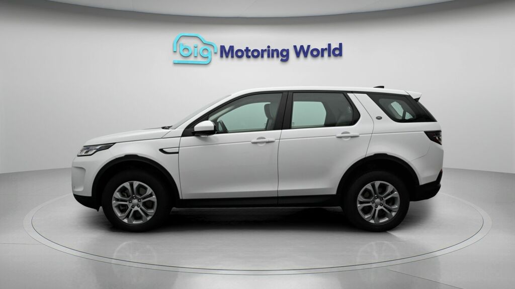 Land Rover Discovery Sport S White #4