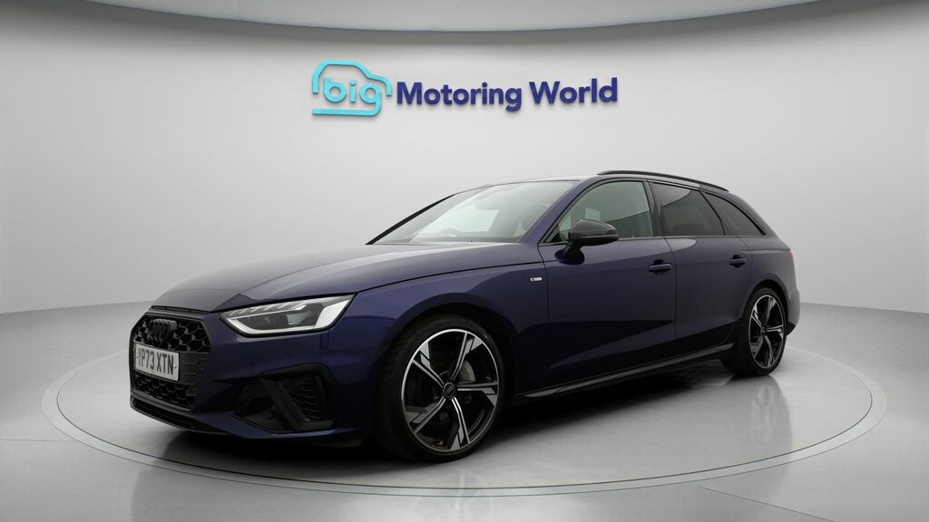 Audi A4 Avant Black Edition YP73XTN Blue #3