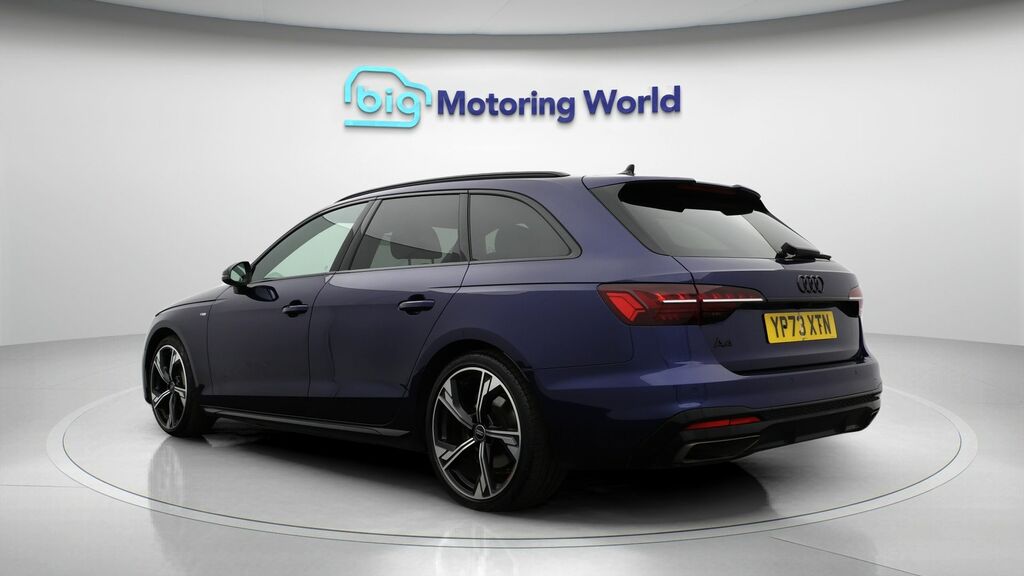 Audi A4 Avant Black Edition YP73XTN Blue #5