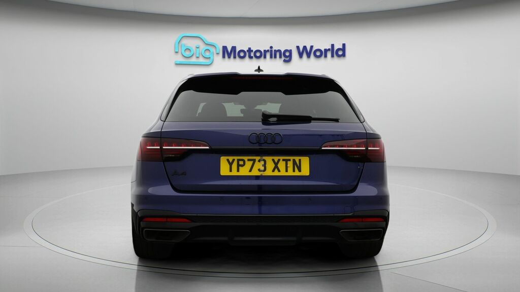 Audi A4 Avant Black Edition YP73XTN Blue #6