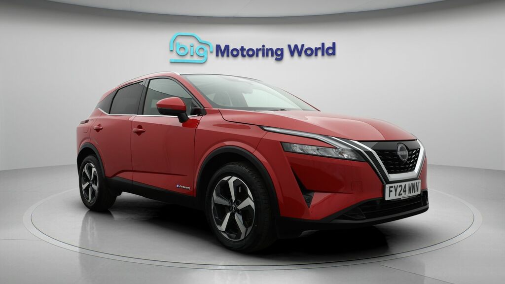 Nissan Qashqai N-connecta Red
