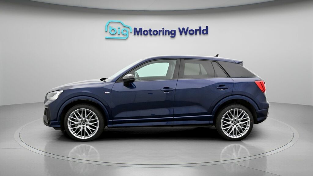 Audi Q2 Black Edition Blue #4