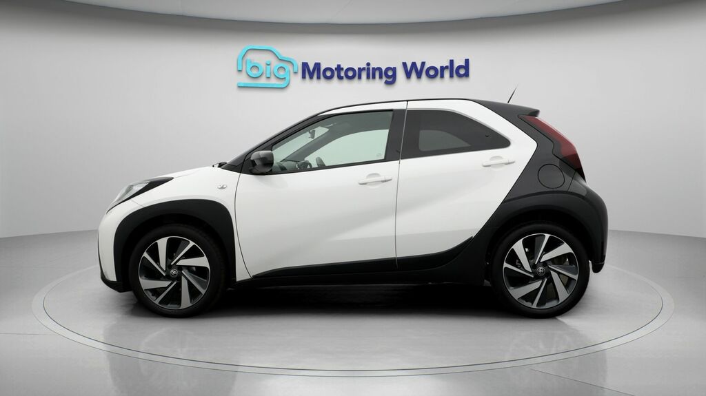 Toyota Aygo X Edge White #4