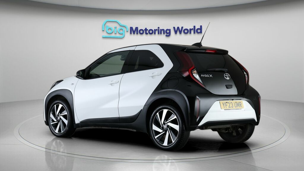 Toyota Aygo X Edge White #5