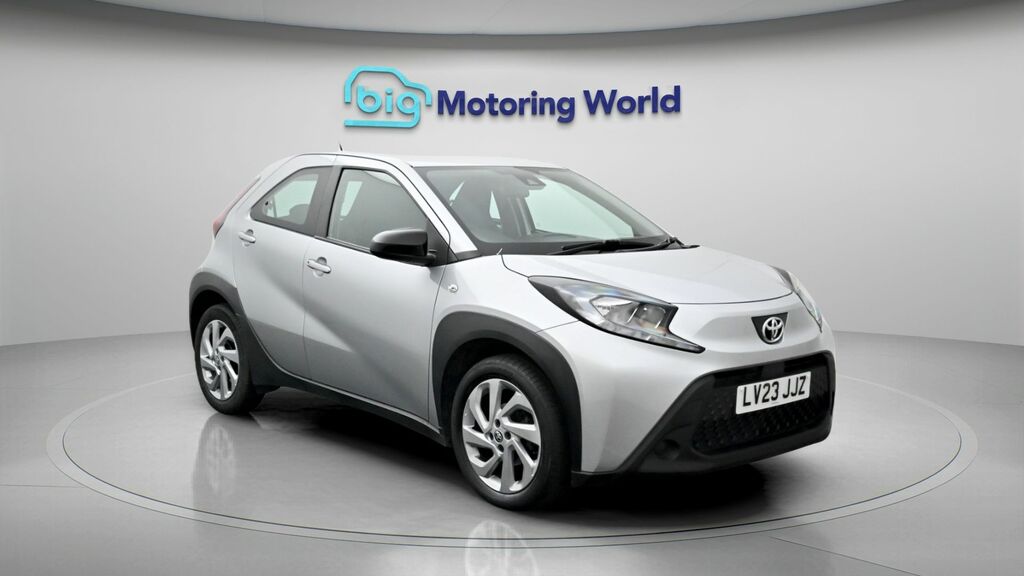Toyota Aygo X Pure Silver