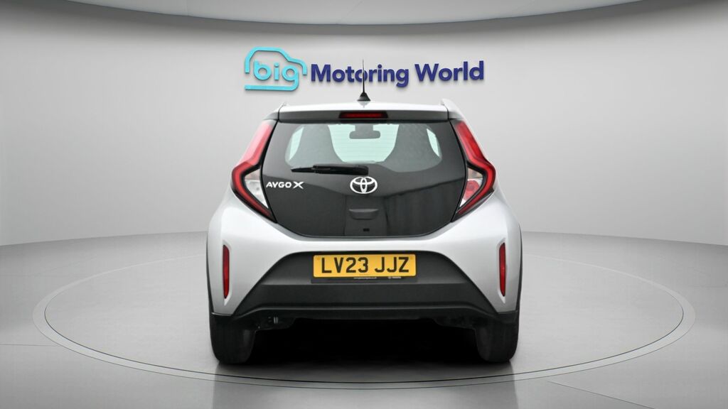 Toyota Aygo X Pure Silver #6