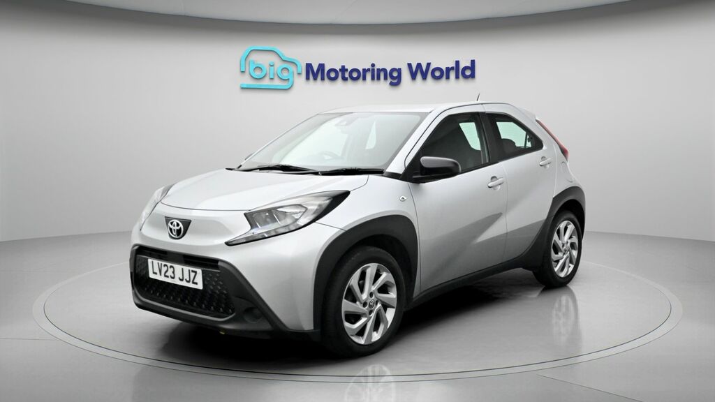 Toyota Aygo X Pure Silver #3