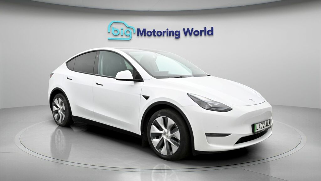 Tesla Model Y Long Range LA72ALM White