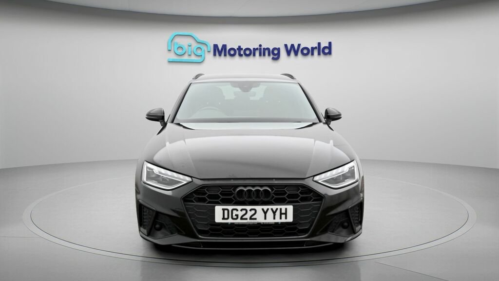 Audi A4 Avant Black Edition Black #2