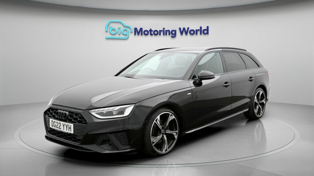 Audi A4 Avant Black Edition Black #3