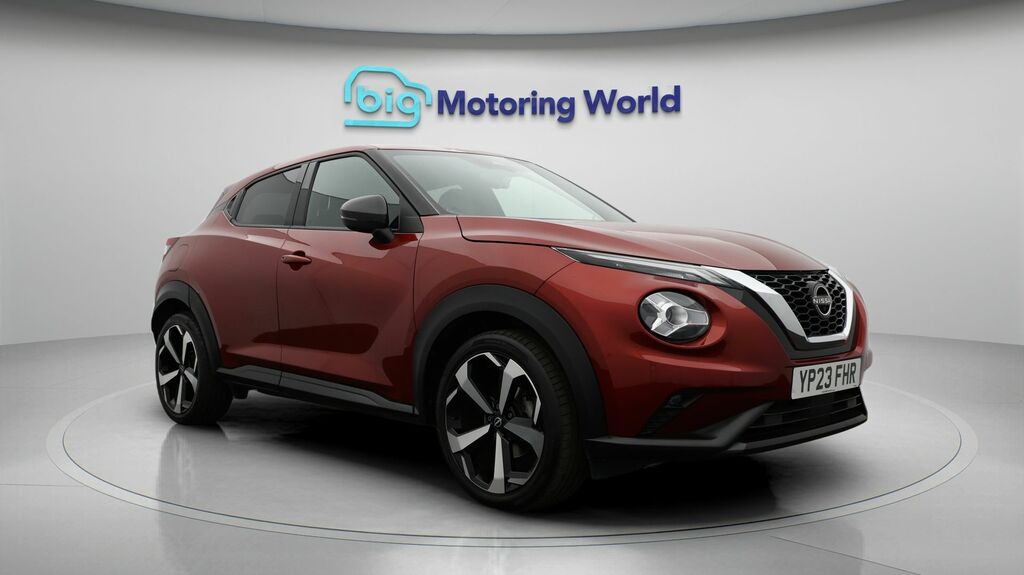 Nissan Juke Tekna Red