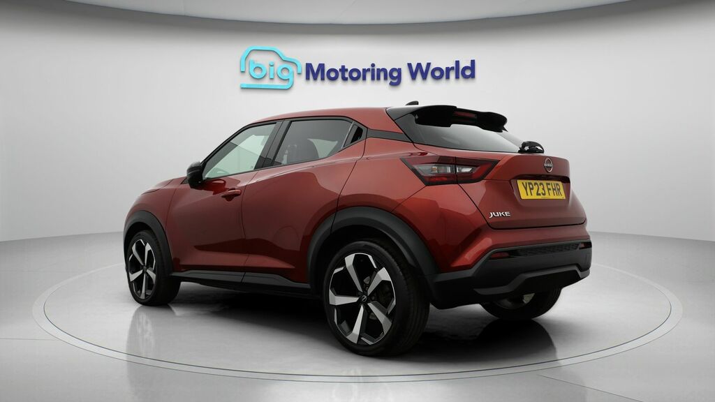 Nissan Juke Tekna Red #5