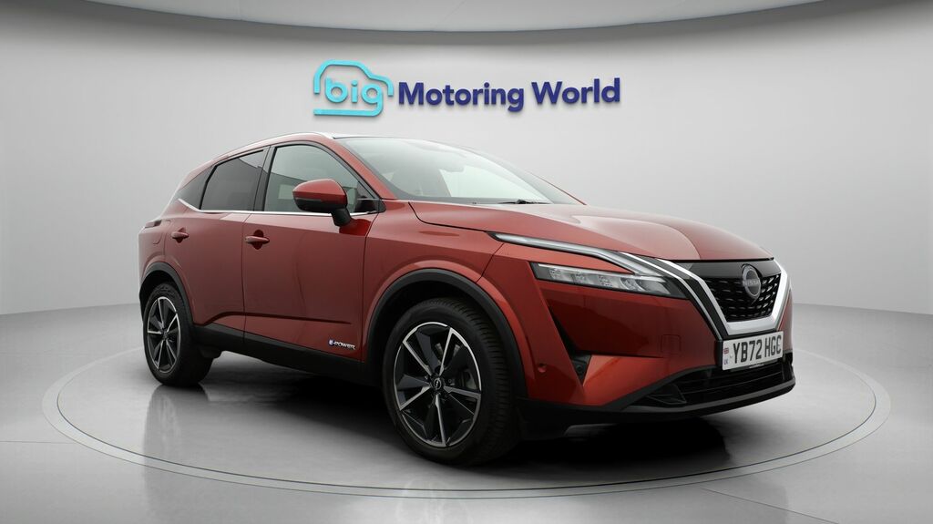 Nissan Qashqai Tekna Red