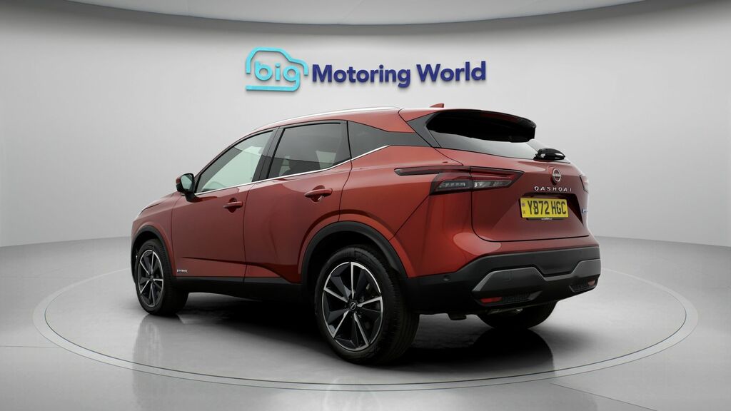Nissan Qashqai Tekna Red #5