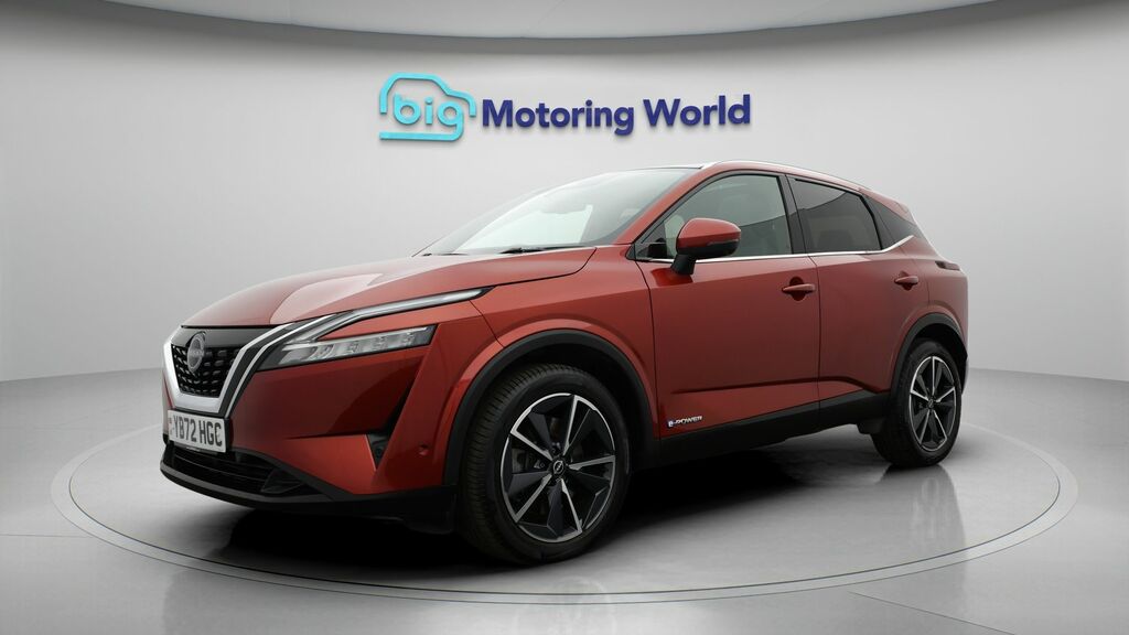 Nissan Qashqai Tekna Red #3